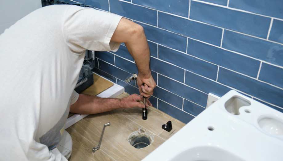 Installation of a toilet in the Johnson family