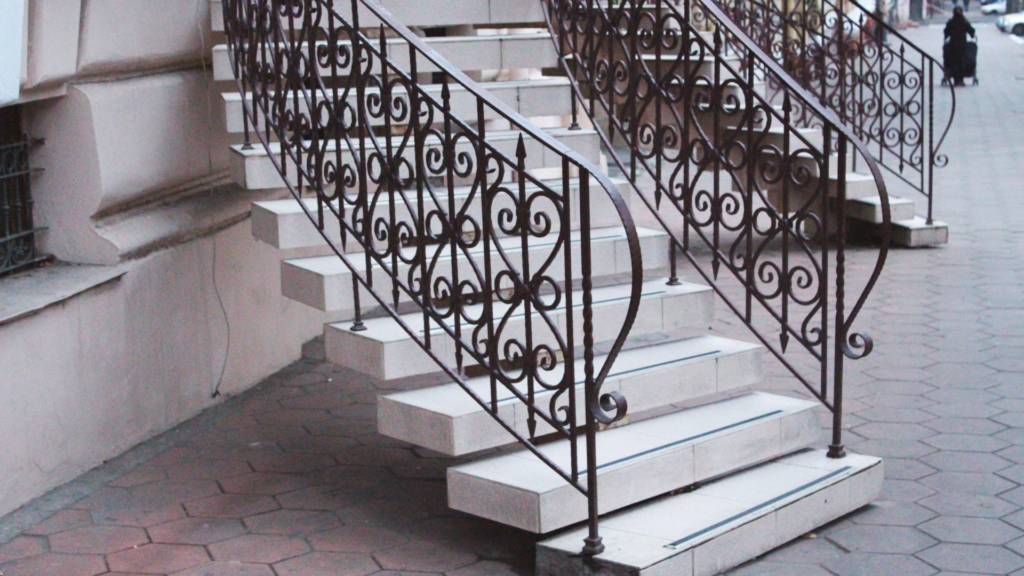 Aluminum & Glass Railing